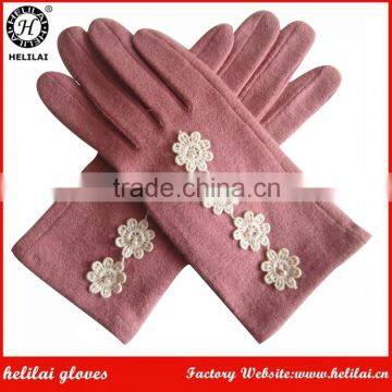 Factory Wholesale Price Ladies Bead Lace Flower Trimmed Wool Gloves Fashion Pink Woolen Gloves