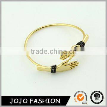 New style gold plated metal bracelet hand design gold cuff bangles