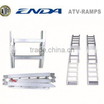 Tri-fold aluminium loading ramp