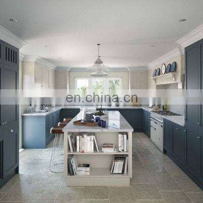 Modern Style Customized Walk in Closet and Kitchen Cabinet for Villa Project photo-3