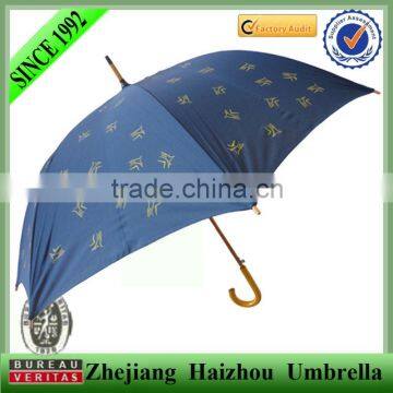 Golf umbrella with wooden J handle