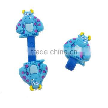 Yiwu factory cute bears headphones PVC soft plastic bobbin winder easily