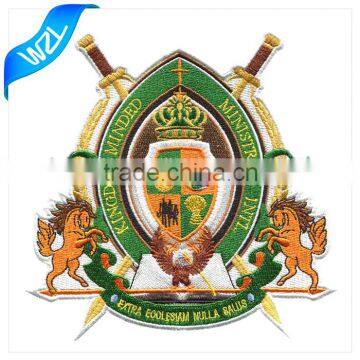 Customized Royal Embroidery badge patch, Cheap fashion iron on embroidered patches No Minimum