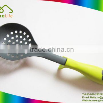 Hot sale non-stick kitchenware nylon kitchen utensil strainer skimmer