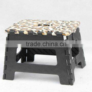 Elegant Water Printing Step Folding Stool photo-2
