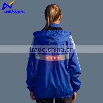 China Custom Cycling Outdoor Sports Jacket LED Lights Flshing photo-3