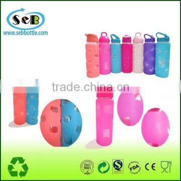 borosilicate water drinking glass bottle with colorful silicone sleeve and lid