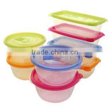 clear plastic food storage container