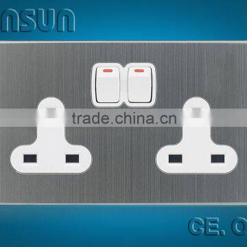 LA Double 3 pin electrical wall socket with switch and light