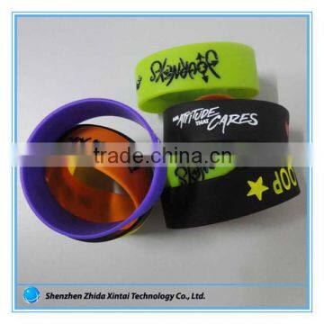 wholesale jewelry debossed silicone beads bracelet for man