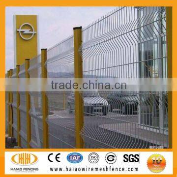 2014 high-quality popular square wire mesh fence manufacturer