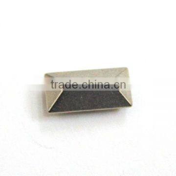 Rectangular pyramid metal rivets for garment /handbag