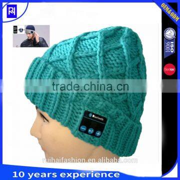 Fashion Warm bluetooth beanie hat with headphone