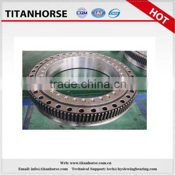 Double-crossed row slewing ring bearing for solar energy and wind tubrines