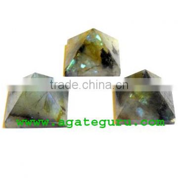 Crystal Labradorite Pyramid : Wholesale Pyramids Khambhat Supplier