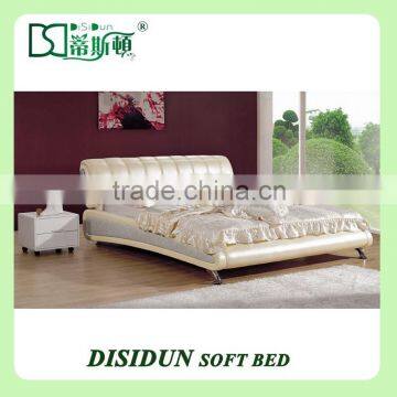 Italy royal design luxury cream color super King size leather bed DS-8015