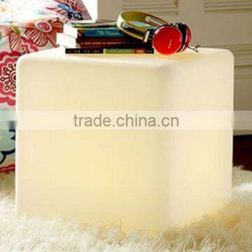 Alibaba Wholesale Energy Saving Waterproof IP68 RGB Full Color Changing LED Light Cube for Gardens / Bar