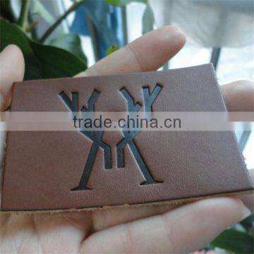 2016 china fashion custom embossed branded patent leather patch