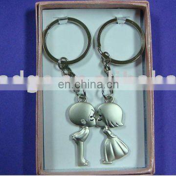 2013 fashion custom boy and girl kiss keychains