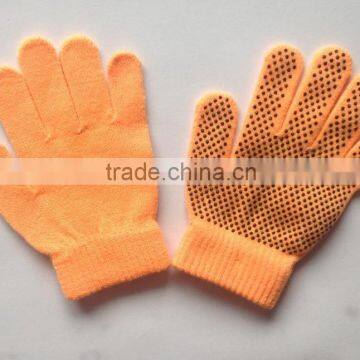Ladies Camo Knitted Gripper Glove With Dots photo-4