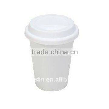 Double wall ceramic mugs with silicone lid