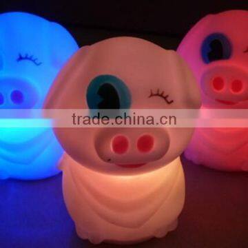 Onaroo Danny The Pig Portable Night Light With Rainbow Color Change photo-3
