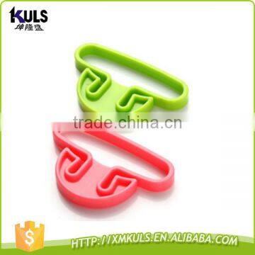 Creative Household Necessities to Mention Plastic Carry Handle for Plastic Bag photo-2