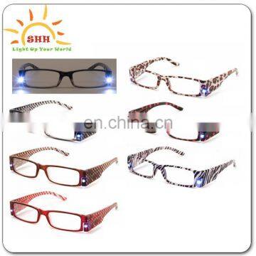 2016 high qulity led light up reading glass for old man