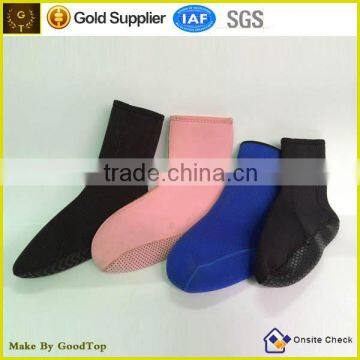 soft fashion neoprene sand socks for beach