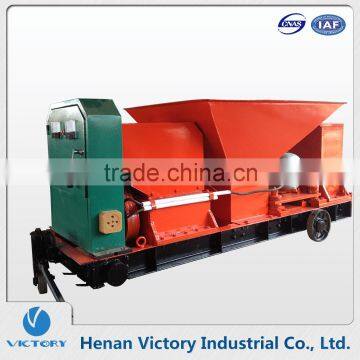 Precast concrete hollow core slab making machine