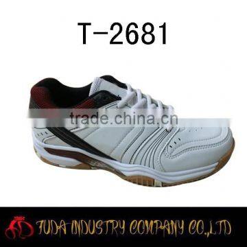 latest design cheap tennis shoe