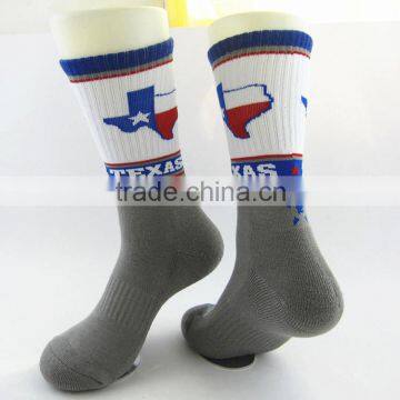 good wholesale China custom sport men socks