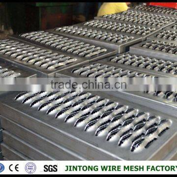 316l Stainless Steel Perforated Metal/anti-slip Grip Strut Safety Grating photo-5