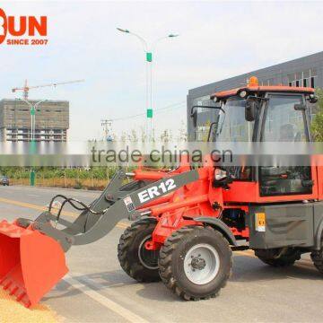 Qingdao Everun Machinery 1.2 Ton Small Articulated Front End Loader With Wooden Forks photo-4