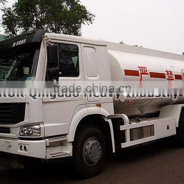 NEW HOWO Chinese High-quality 10 Wheels Oil Tank Truck 20L Sinotruk photo-4