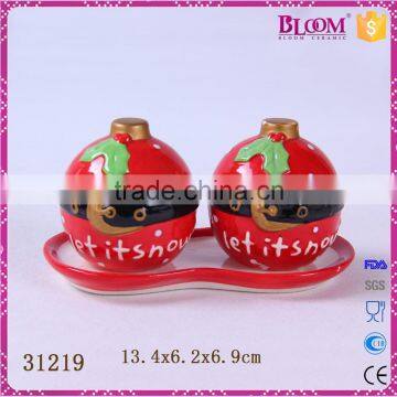 ceramic christmas desgin salt and pepper shaker set