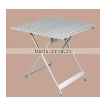 Folding table