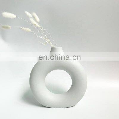 Modern Decorative Handmade Art Porcelain White Round Ceramic Irregular Flower Vase Nordic