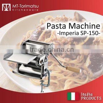 Imperia Hand Using Manual Pasta Maker Home And Pro Kitchen Products