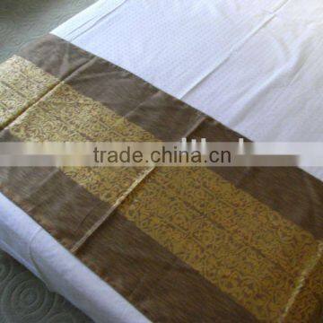 100% Polyester hotel Bed Runner and bed spread