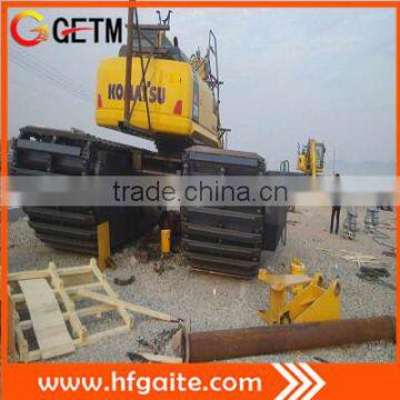 Swamp buggy for marshland construction