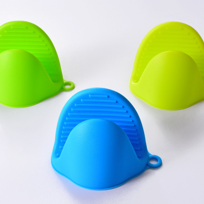 Silicone hand clip