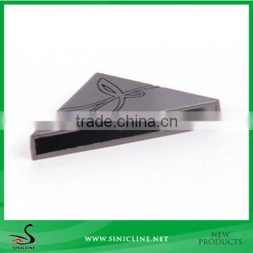 Sinicline triangle metal label in debossed logo with screw