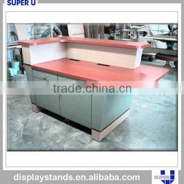 Customized Attractive White Reception Counter photo-5