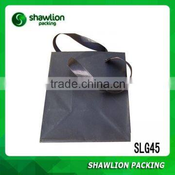 Fashionable laminated coated gift packaging bag for wholesale