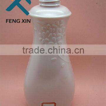 wholesale plastic shampoo bottles with handwork surface/pet shampoo bottle