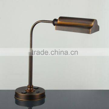 New design hotel room table lamp in paited with handcraft with power outlet and switches