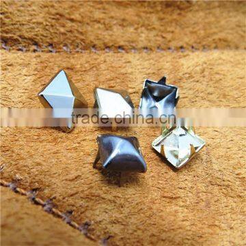 Gold Metal Pyramid Studs For Garment Gloves photo-4