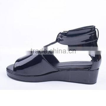 Shiny Upper Hot Sale Low Price Lady Comfort Flat Thick Sole Buckle up Sandals photo-4