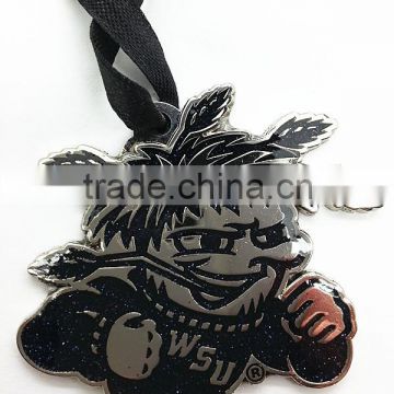 Custom Cartoon soft enamel zinc alloy ornament in china